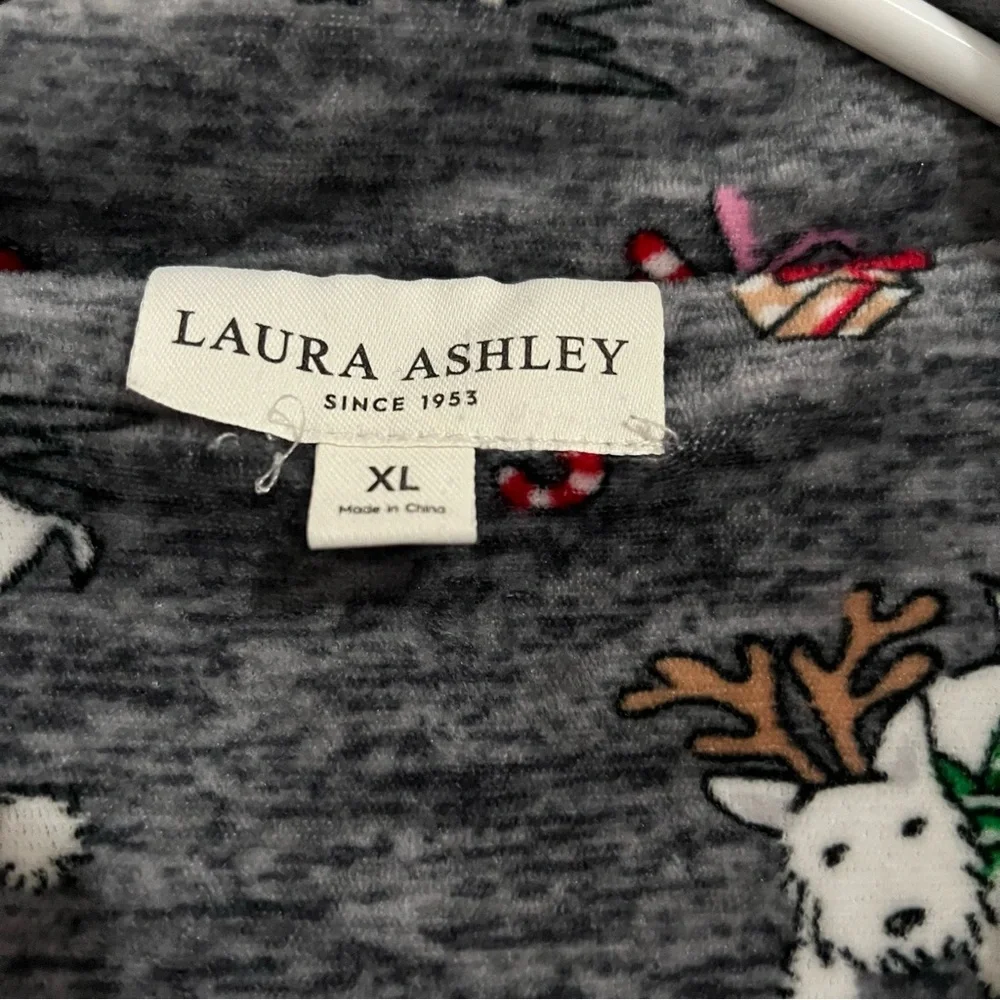 Laura Ashley Gray Pajama Top with Red and White Accents XL button front